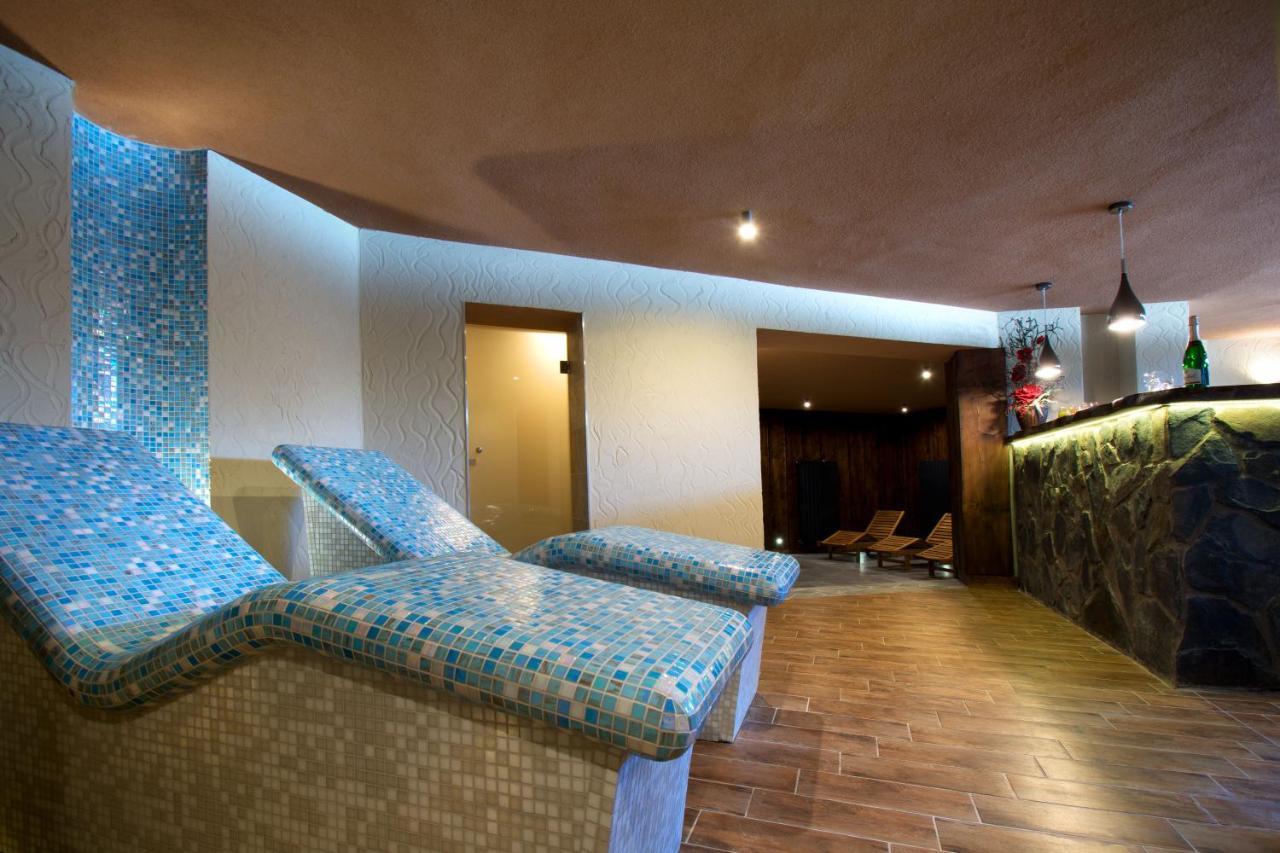 Hotel Lesana Stará Lesná Buitenkant foto