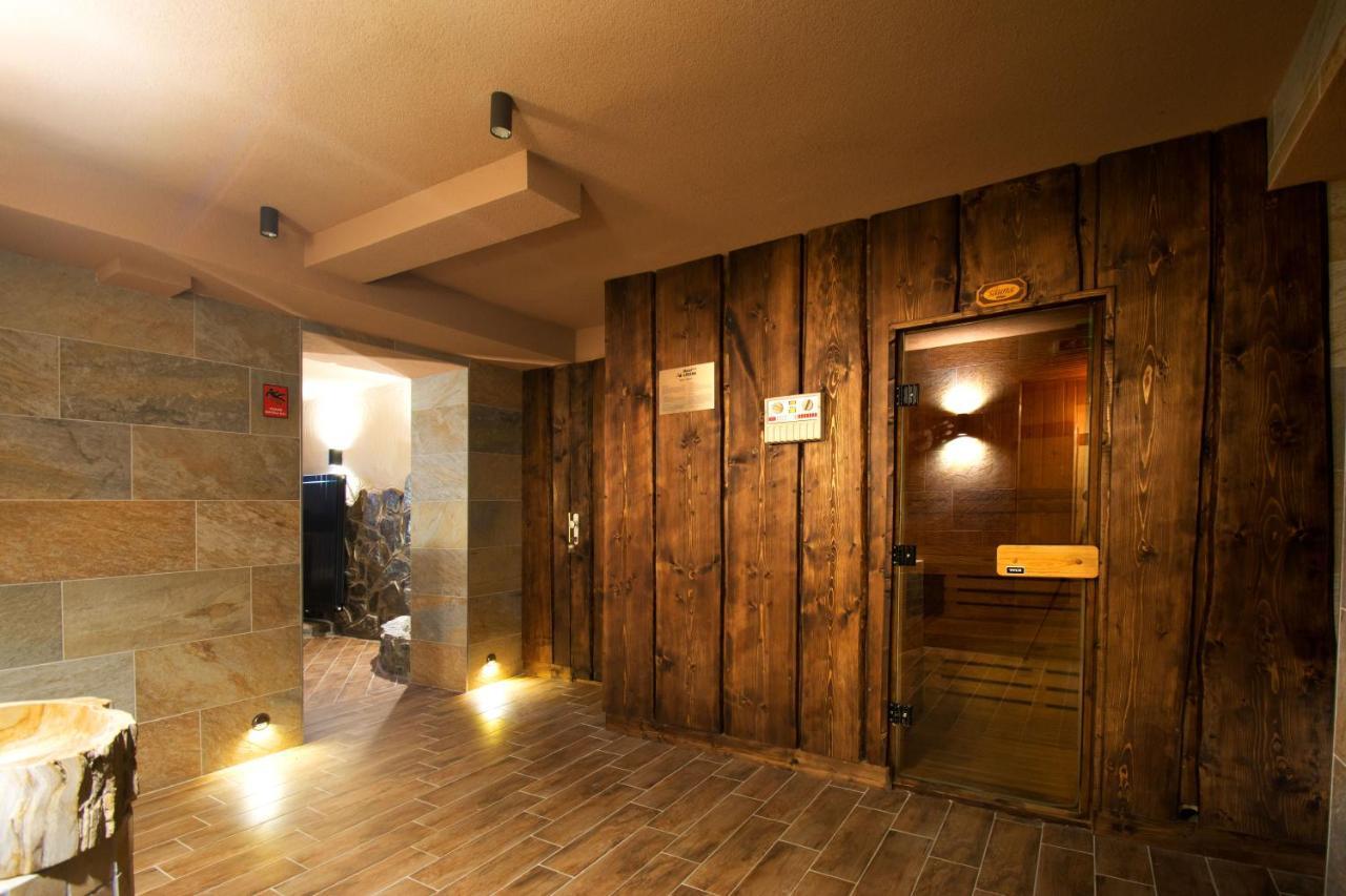Hotel Lesana Stará Lesná Buitenkant foto
