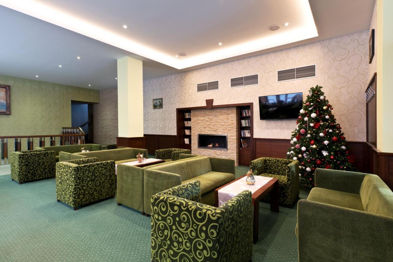 Hotel Lesana Stará Lesná Buitenkant foto
