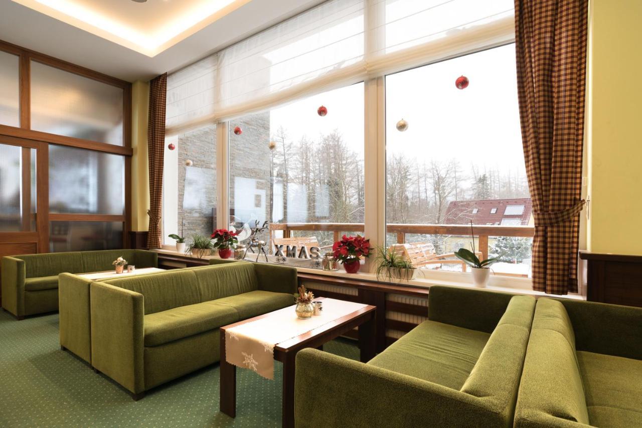 Hotel Lesana Stará Lesná Buitenkant foto