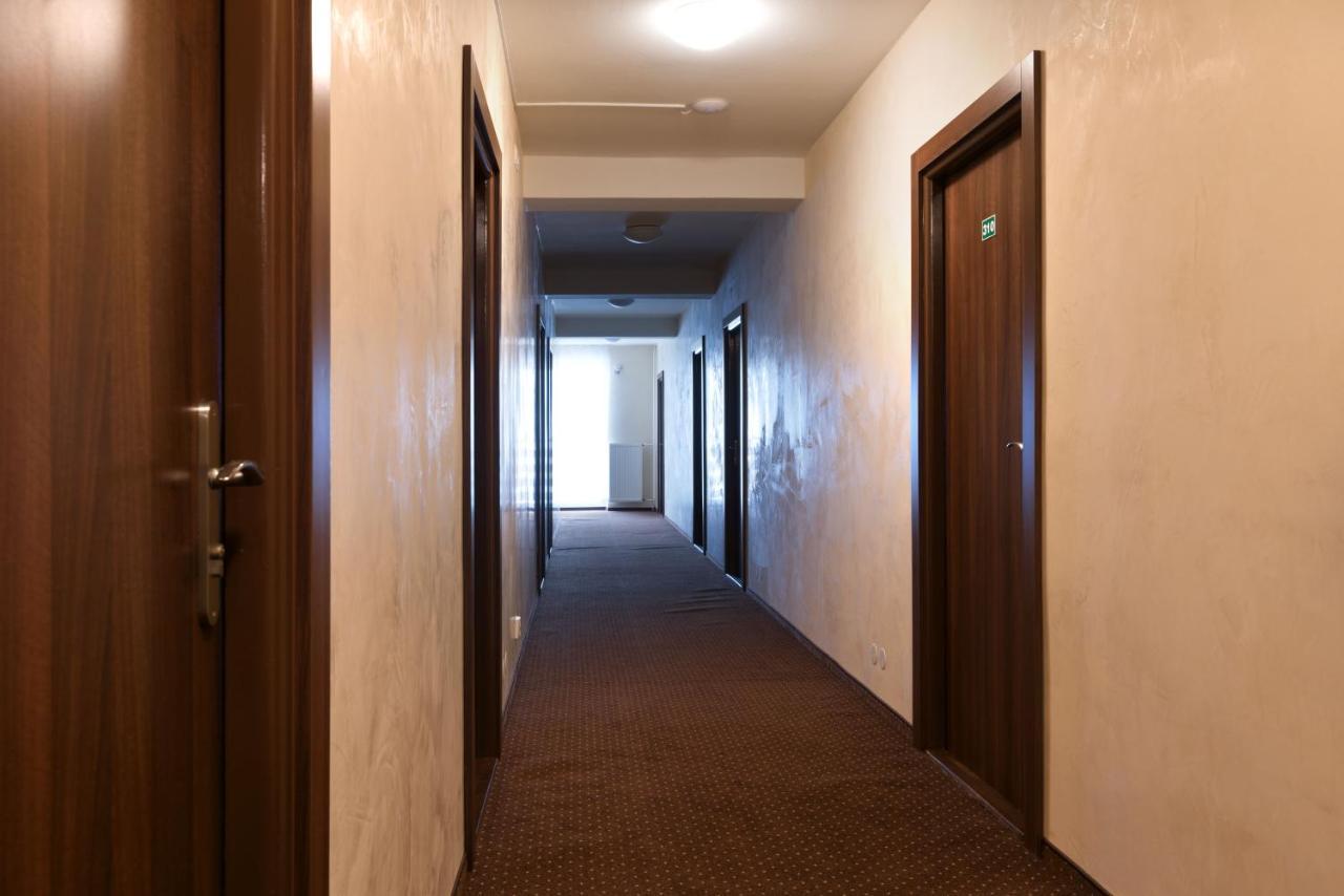 Hotel Lesana Stará Lesná Buitenkant foto