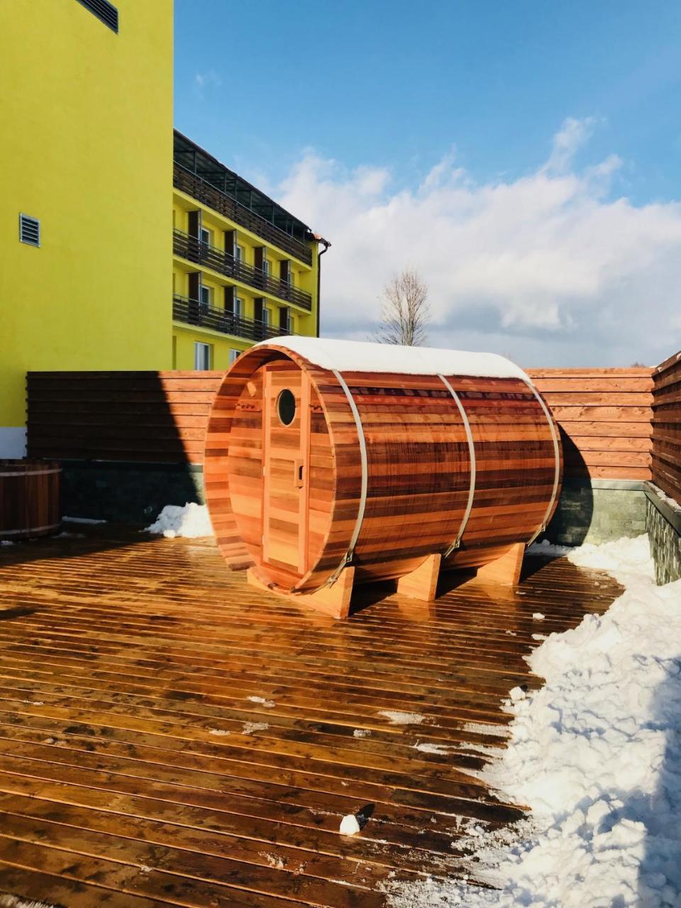 Hotel Lesana Stará Lesná Buitenkant foto