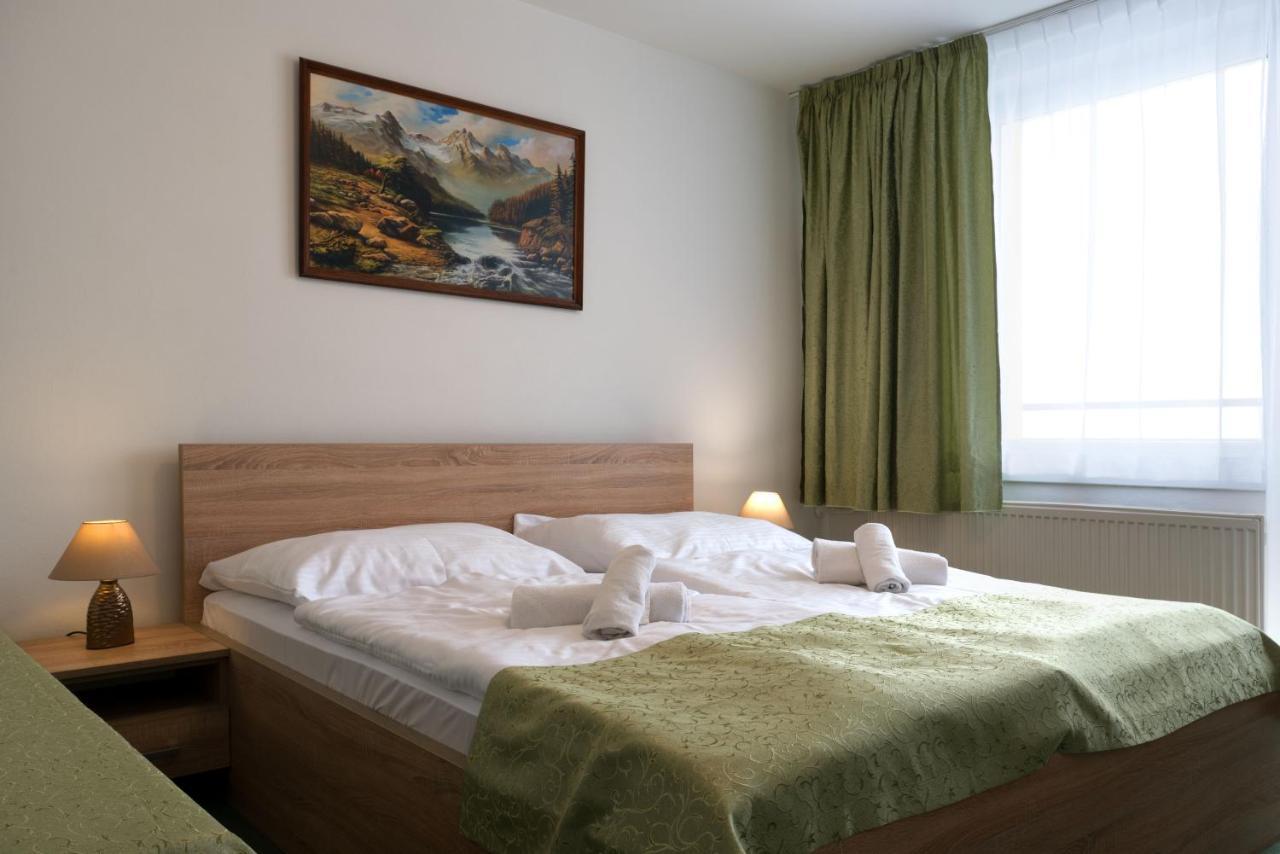 Hotel Lesana Stará Lesná Buitenkant foto