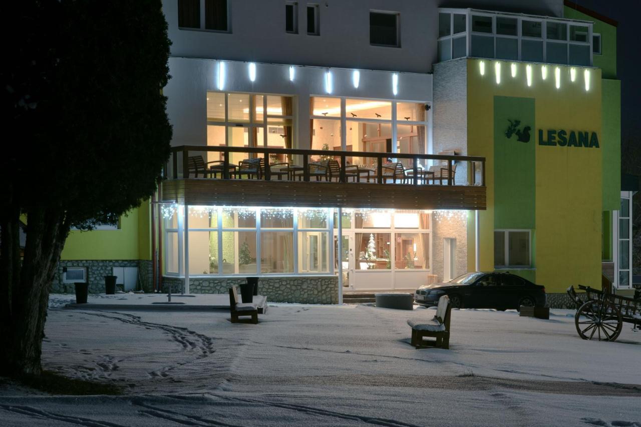 Hotel Lesana Stará Lesná Buitenkant foto